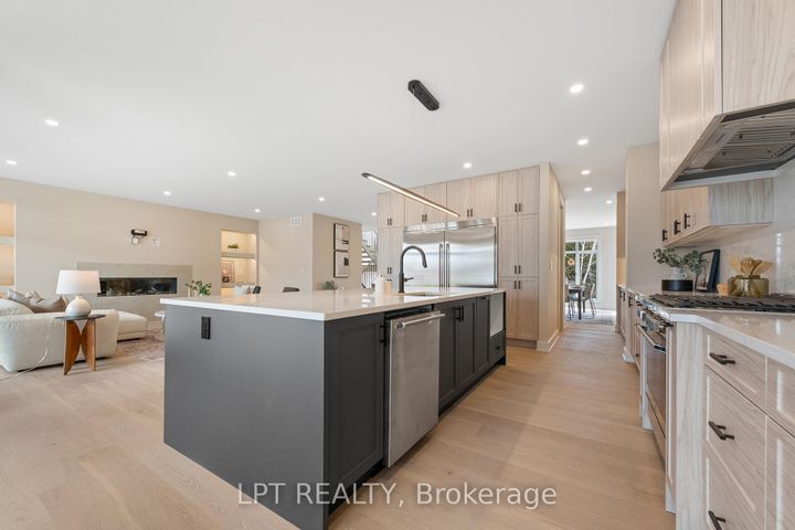 Photo 11 at 15 Briggs Avenue, Nepean (Pineglen/Country Place), Ottawa