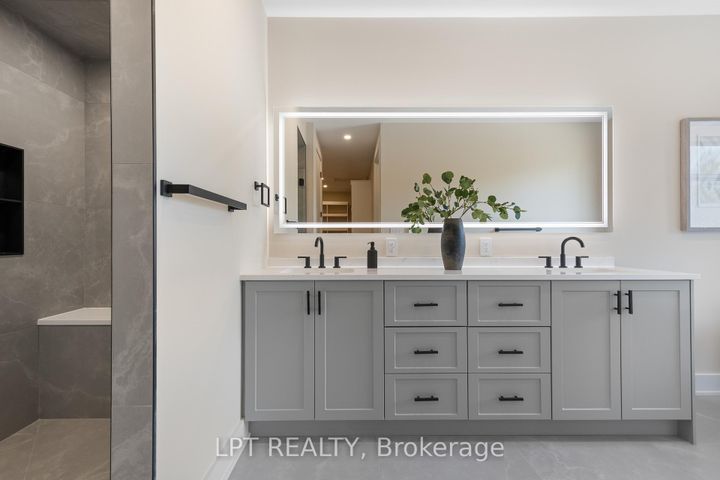 Photo 26 at 15 Briggs Avenue, Nepean (Pineglen/Country Place), Ottawa