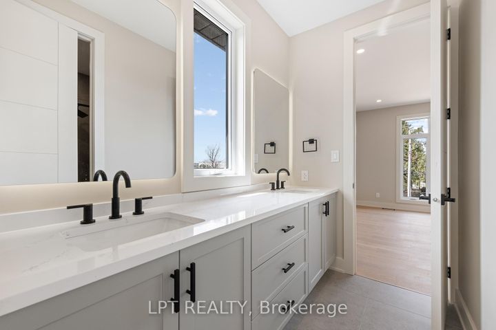 Photo 37 at 15 Briggs Avenue, Nepean (Pineglen/Country Place), Ottawa