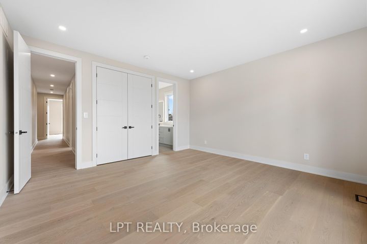 Photo 40 at 15 Briggs Avenue, Nepean (Pineglen/Country Place), Ottawa