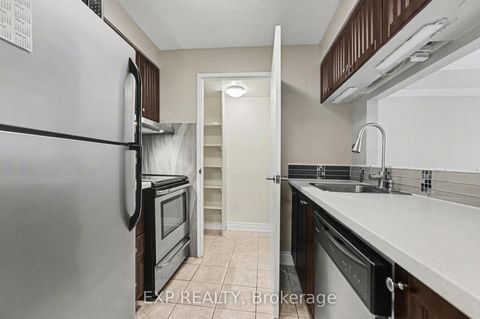 Photo 9 at 404 - 80 Sandcastle Drive, Nepean (Leslie Park), Ottawa