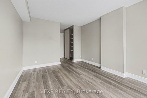 Photo 11 at 404 - 80 Sandcastle Drive, Nepean (Leslie Park), Ottawa