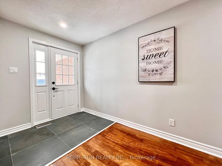 Photo 1 at 184 Pinetrail Crescent, Nepean (Centrepointe), Ottawa