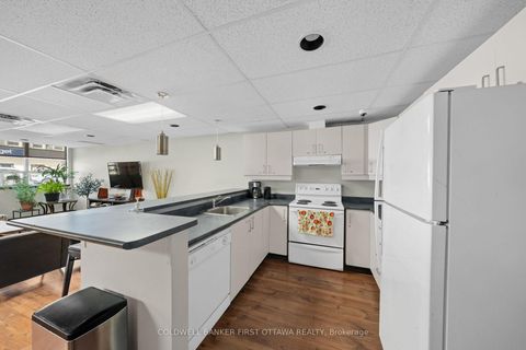 Photo 24 at 412 - 429 Somerset Street W, Ottawa Centre