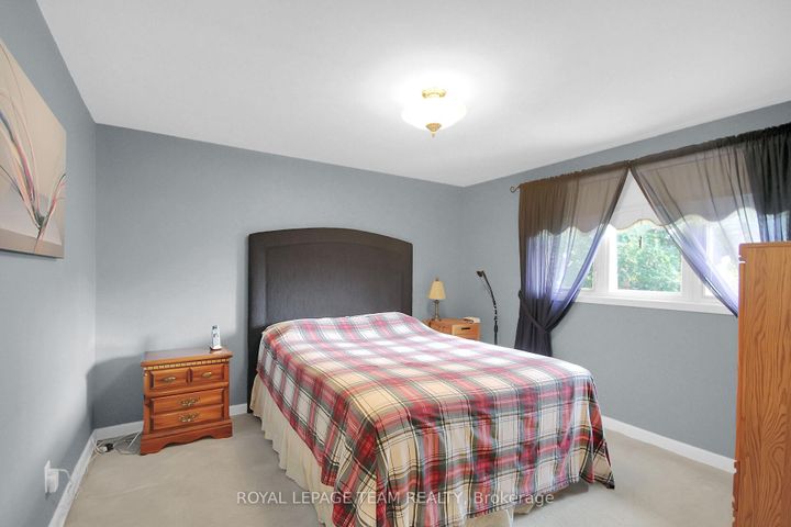 Photo 18 at 962 Dynes Road, Nepean (Carleton Square), Ottawa