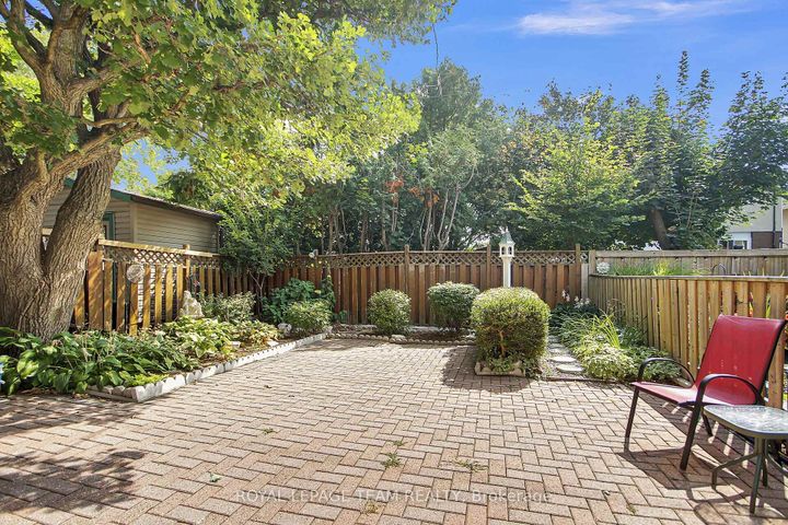 Photo 27 at 962 Dynes Road, Nepean (Carleton Square), Ottawa