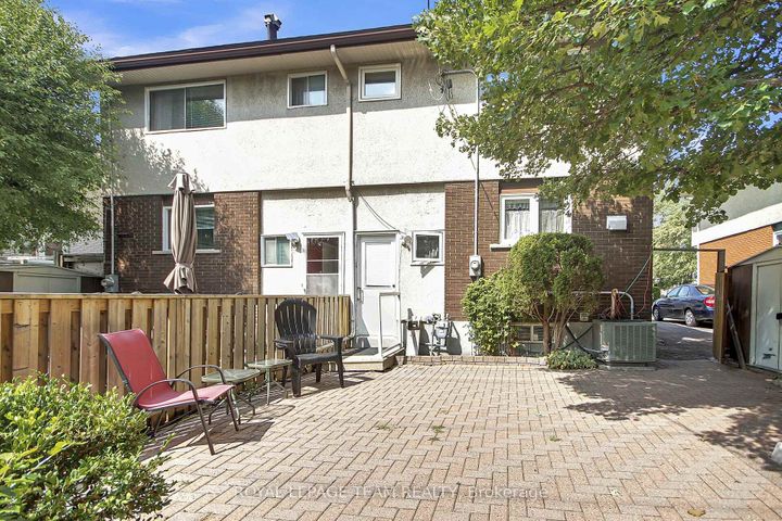 Photo 28 at 962 Dynes Road, Nepean (Carleton Square), Ottawa