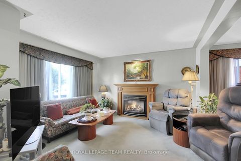 Photo 4 at 962 Dynes Road, Nepean (Carleton Square), Ottawa