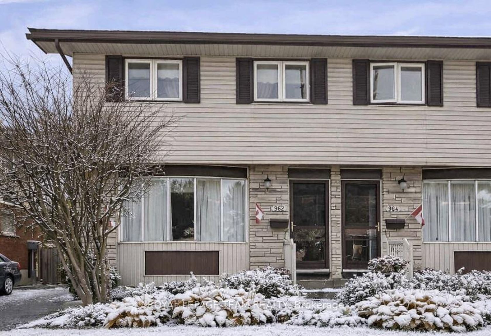 962 Dynes Road, Nepean (Carleton Square), Ottawa 