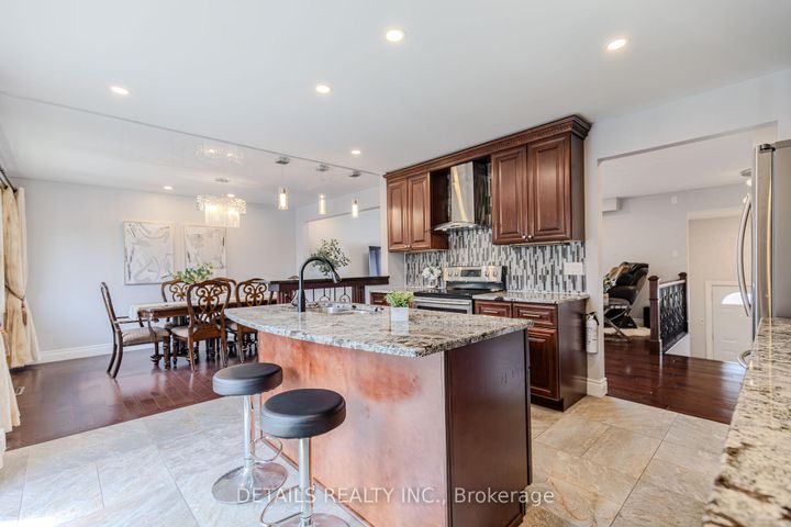 Photo 8 at 7 Kerry Crescent, Nepean (City View/Skyline/Fisher Heights/Parkwood Hills), Ottawa