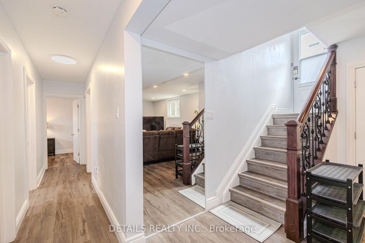 Photo 25 at 7 Kerry Crescent, Nepean (City View/Skyline/Fisher Heights/Parkwood Hills), Ottawa