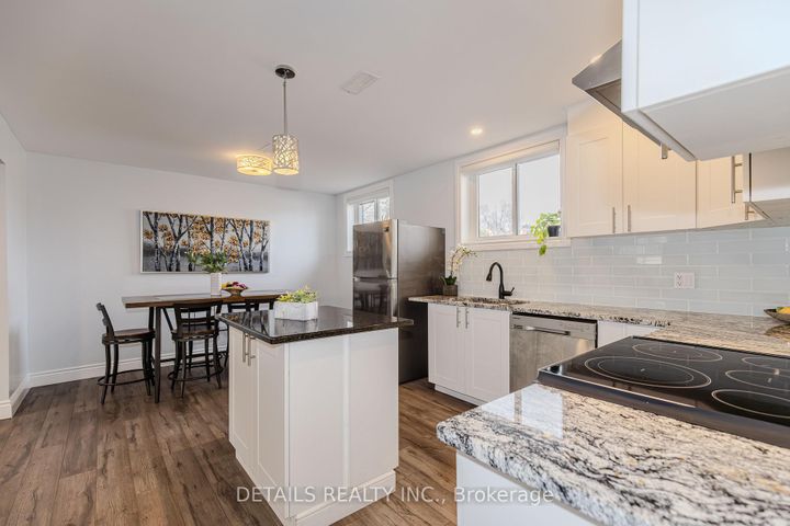 Photo 31 at 7 Kerry Crescent, Nepean (City View/Skyline/Fisher Heights/Parkwood Hills), Ottawa