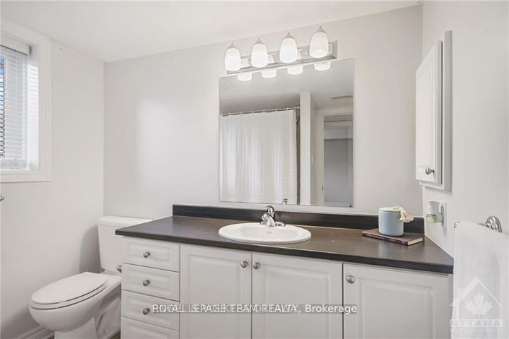 Photo 15 at 2 - 46 Barnstone Drive, Nepean (Barrhaven East), Ottawa