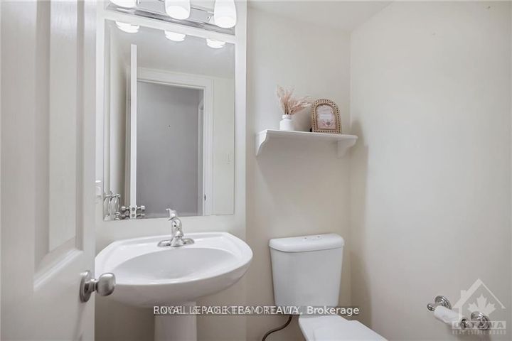 Photo 17 at 2 - 46 Barnstone Drive, Nepean (Barrhaven East), Ottawa