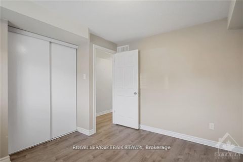 Photo 11 at 2 - 46 Barnstone Drive, Nepean (Barrhaven East), Ottawa