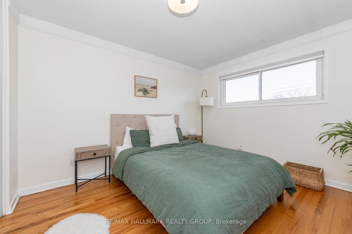 Photo 17 at 20 Mulvagh Avenue, Nepean (Borden Farm/Stewart Farm/Carleton Heights/Parkwood Hills), Ottawa