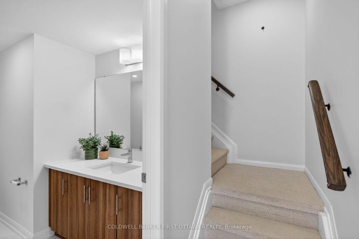 Photo 3 at 77 Cherry Blossom Private, Nepean (Redwood Park), Ottawa