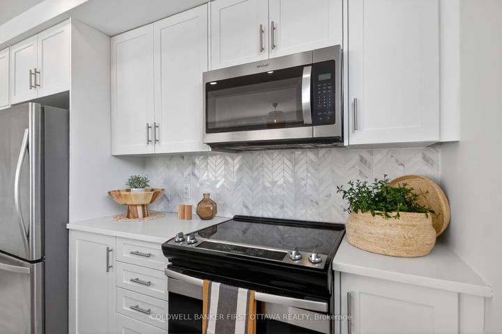 Photo 5 at 77 Cherry Blossom Private, Nepean (Redwood Park), Ottawa