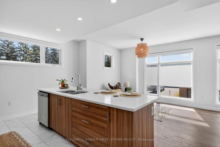 Photo 6 at 77 Cherry Blossom Private, Nepean (Redwood Park), Ottawa