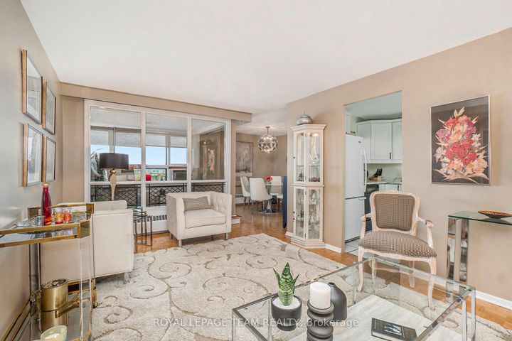 Photo 8 at 705 - 1356 Meadowlands Drive E, Nepean (Borden Farm/Stewart Farm/Carleton Heights/Parkwood Hills), Ottawa