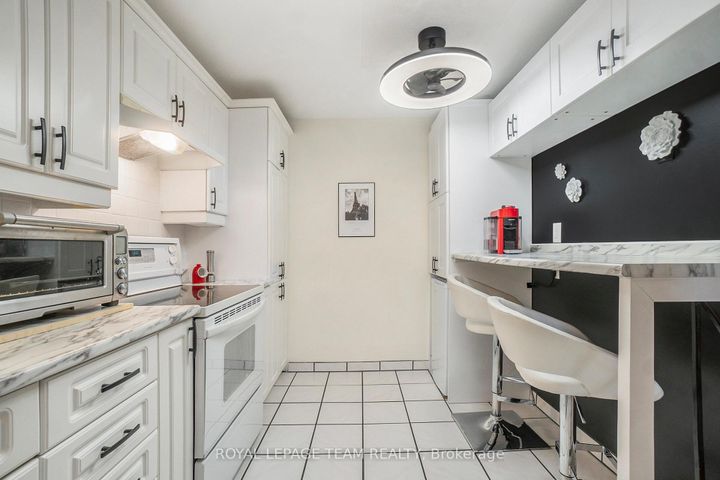 Photo 15 at 705 - 1356 Meadowlands Drive E, Nepean (Borden Farm/Stewart Farm/Carleton Heights/Parkwood Hills), Ottawa