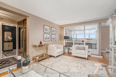 Photo 9 at 705 - 1356 Meadowlands Drive E, Nepean (Borden Farm/Stewart Farm/Carleton Heights/Parkwood Hills), Ottawa