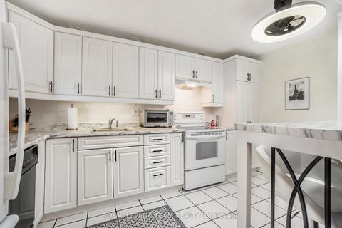 Photo 14 at 705 - 1356 Meadowlands Drive E, Nepean (Borden Farm/Stewart Farm/Carleton Heights/Parkwood Hills), Ottawa