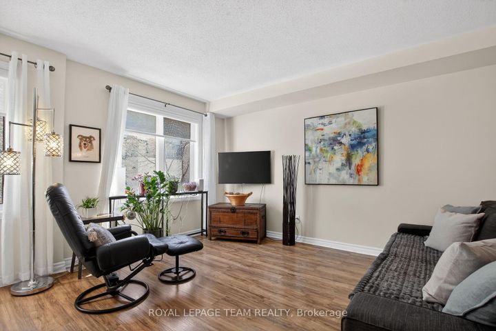 Photo 5 at 130A Lindenshade Drive, Nepean (Strandherd), Ottawa