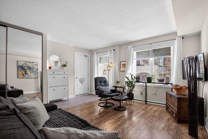 Photo 6 at 130A Lindenshade Drive, Nepean (Strandherd), Ottawa