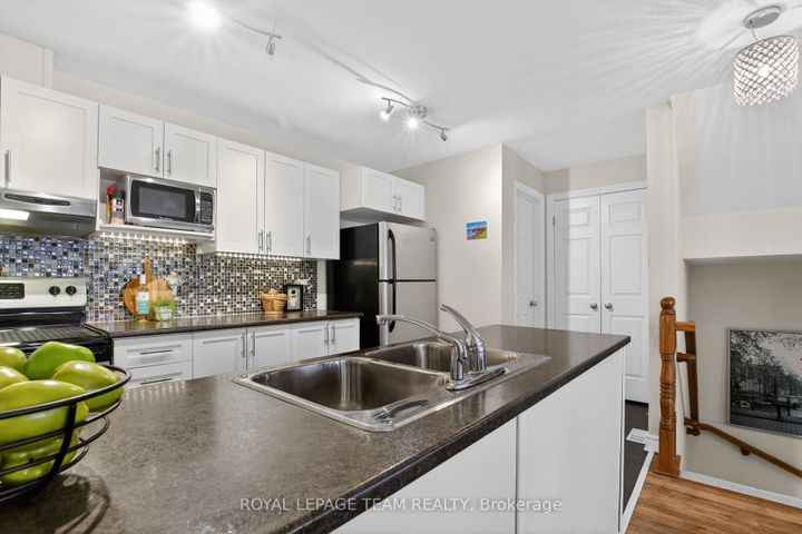 Photo 11 at 130A Lindenshade Drive, Nepean (Strandherd), Ottawa