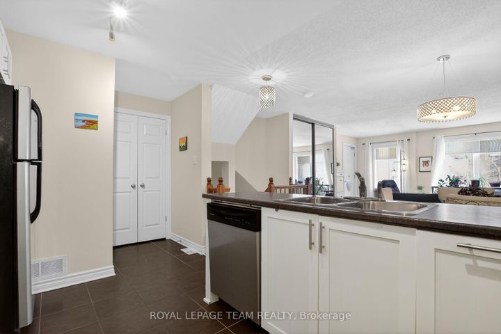 Photo 12 at 130A Lindenshade Drive, Nepean (Strandherd), Ottawa