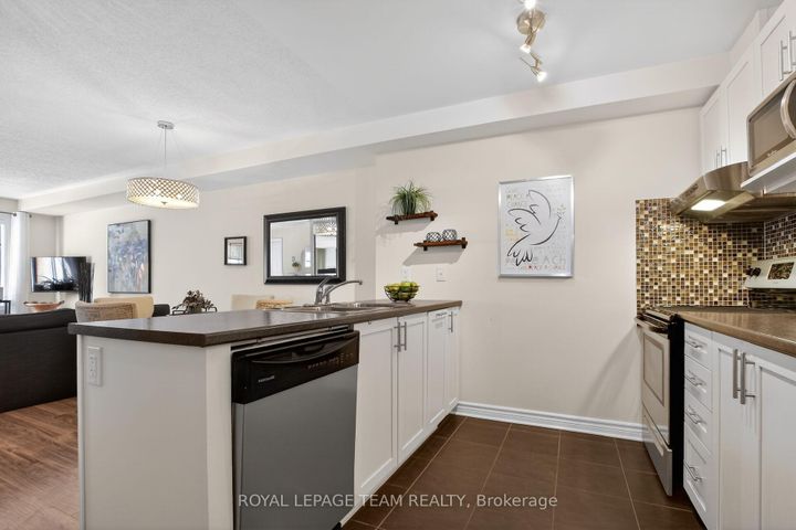 Photo 15 at 130A Lindenshade Drive, Nepean (Strandherd), Ottawa