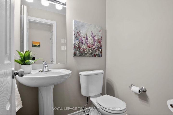 Photo 25 at 130A Lindenshade Drive, Nepean (Strandherd), Ottawa