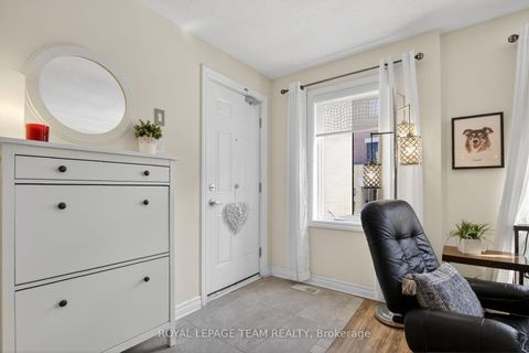 Photo 3 at 130A Lindenshade Drive, Nepean (Strandherd), Ottawa