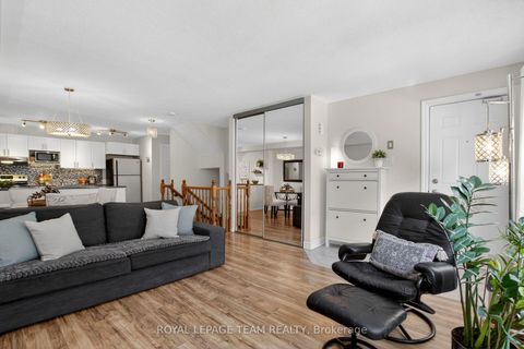 Photo 7 at 130A Lindenshade Drive, Nepean (Strandherd), Ottawa