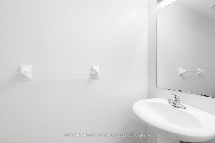 Photo 19 at 115 Tall Pines Private, Nepean (Leslie Park), Ottawa