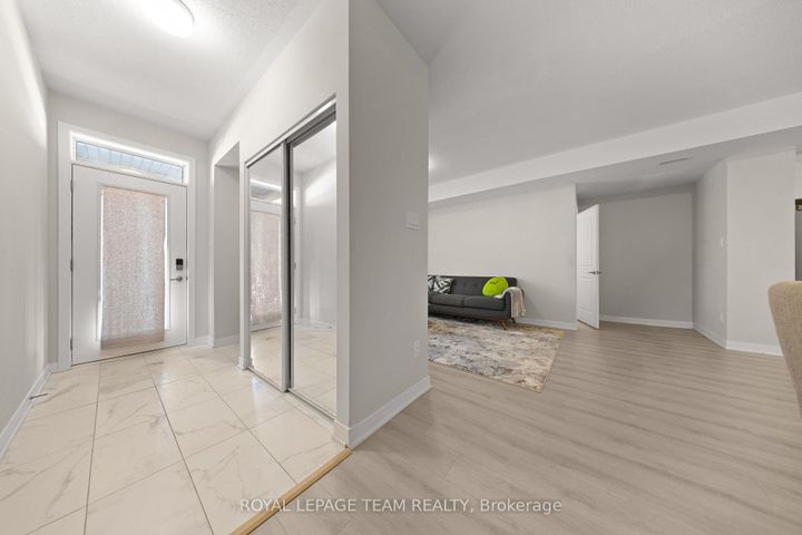 Photo 3 at 314 Lillian Freiman Private, Nepean (Half Moon Bay), Ottawa