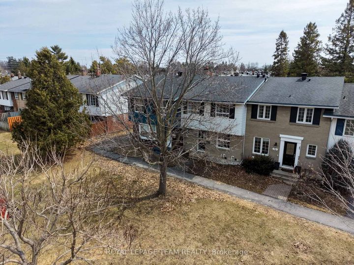 Photo 2 at 71 Monterey Drive, Nepean (Leslie Park), Ottawa