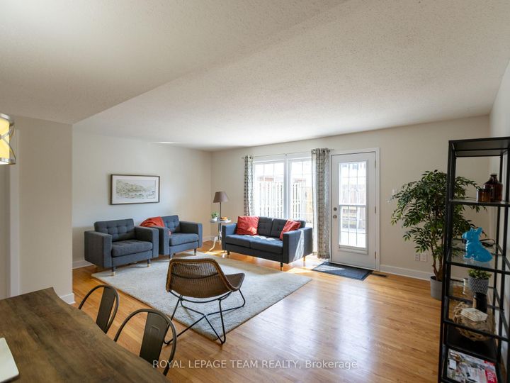 Photo 3 at 71 Monterey Drive, Nepean (Leslie Park), Ottawa