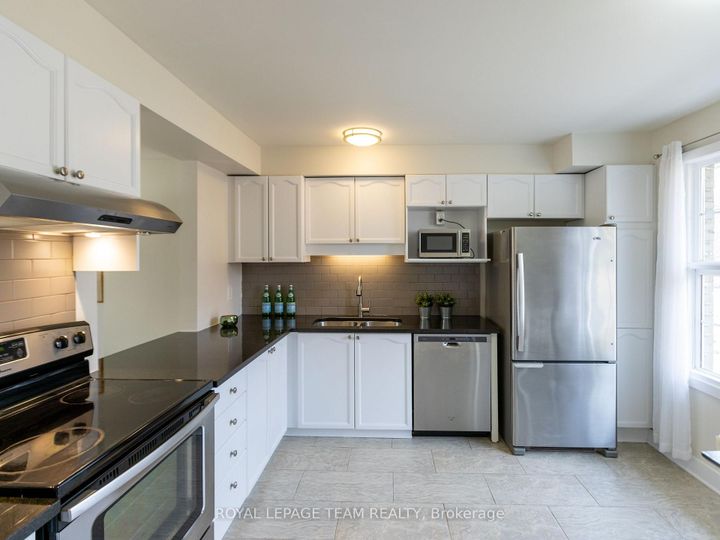 Photo 7 at 71 Monterey Drive, Nepean (Leslie Park), Ottawa