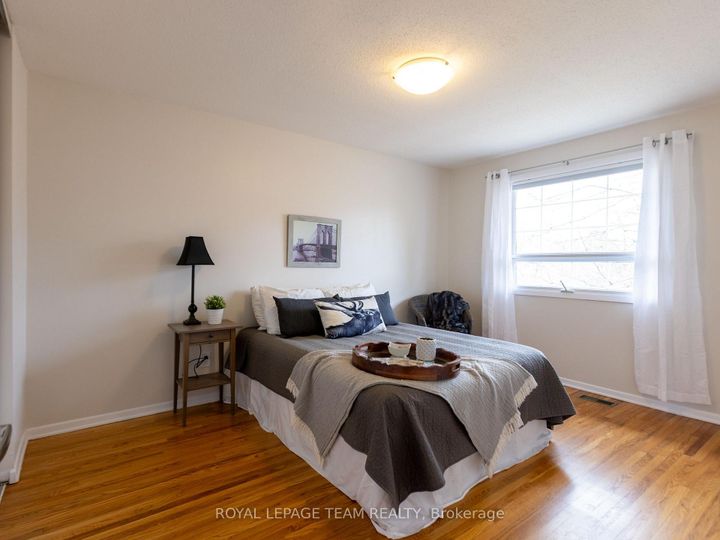 Photo 11 at 71 Monterey Drive, Nepean (Leslie Park), Ottawa