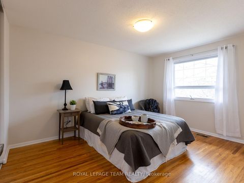 Photo 11 at 71 Monterey Drive, Nepean (Leslie Park), Ottawa