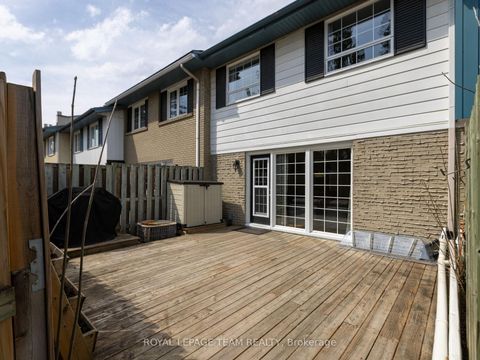 Photo 15 at 71 Monterey Drive, Nepean (Leslie Park), Ottawa