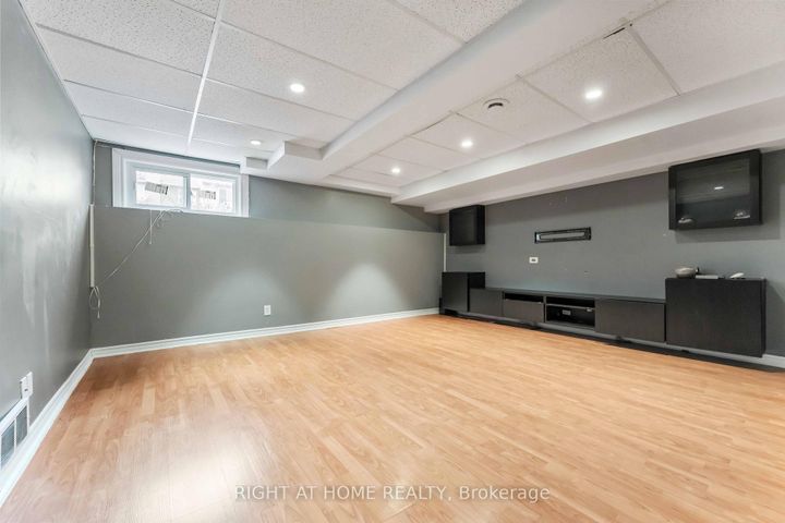 Photo 23 at 70 Halley Street, Nepean (Heritage Park), Ottawa