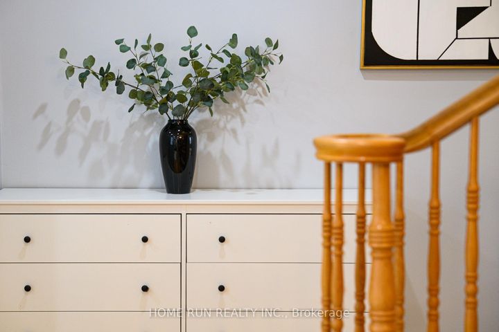 Photo 3 at 10 Pavona Street, Nepean (Barrhaven East), Ottawa