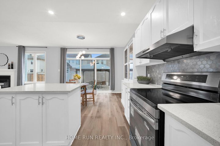 Photo 18 at 10 Pavona Street, Nepean (Barrhaven East), Ottawa