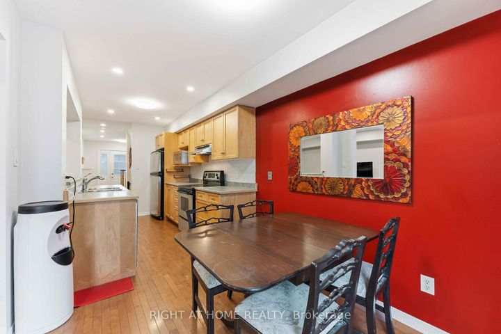 Photo 9 at 52 Fieldberry Private, Nepean (Stonebridge), Ottawa