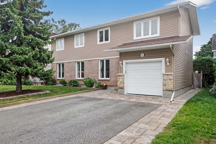 Photo 1 at 61 Fieldgate Drive, Nepean (Knollsbrook), Ottawa