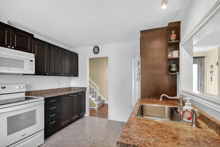 Photo 5 at 61 Fieldgate Drive, Nepean (Knollsbrook), Ottawa