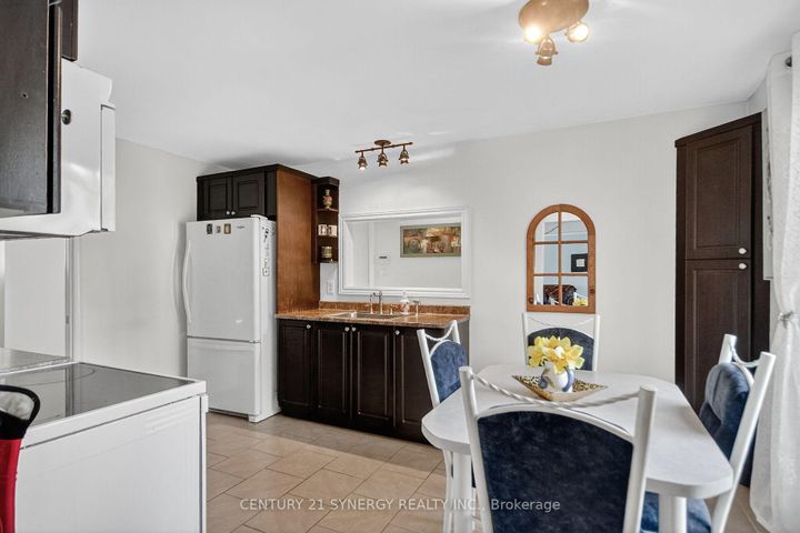 Photo 6 at 61 Fieldgate Drive, Nepean (Knollsbrook), Ottawa